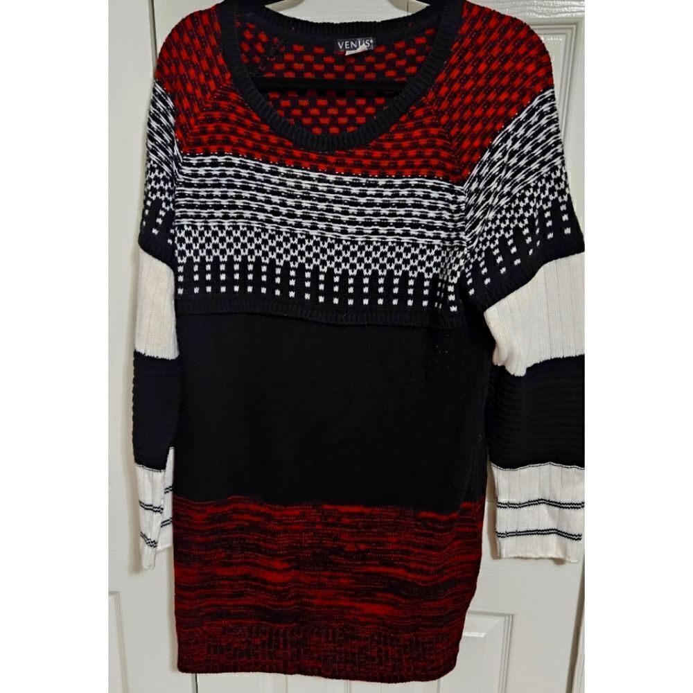 Women's Long Sweater by Venus/EUC/Size 1X/Red & Black Print